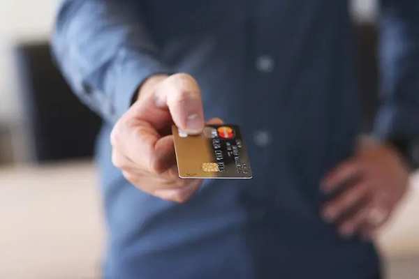 工资太低想辞职，如何权衡现实与理想的职场抉择